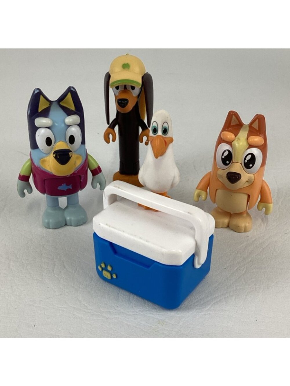Bluey Heeler Family Beach Trip 4WD Vehicle Figures Lot Bandit Bingo Surfboards - Picture 9 of 11